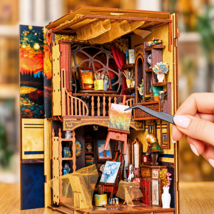 Art Workshop Book Nook - Image 7