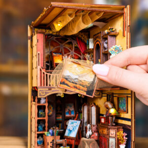 Art Workshop Book Nook - Image 9