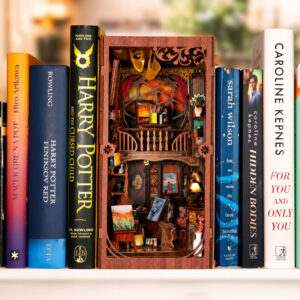 Art Workshop Book Nook - Image 4