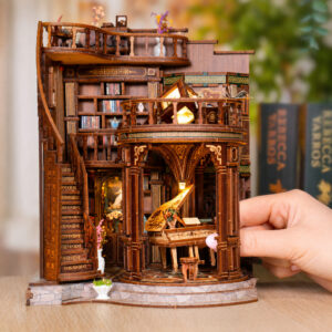 Grand Balcony Book Nook - Image 4